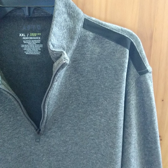 Apt 9 - Picture 2 of 4